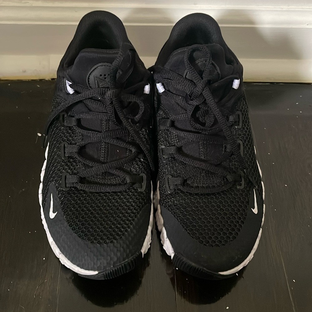 Nike Wmns Free Metcon 5 “Black and White” Women’s Size 7.5 Weightlifting Sneaker